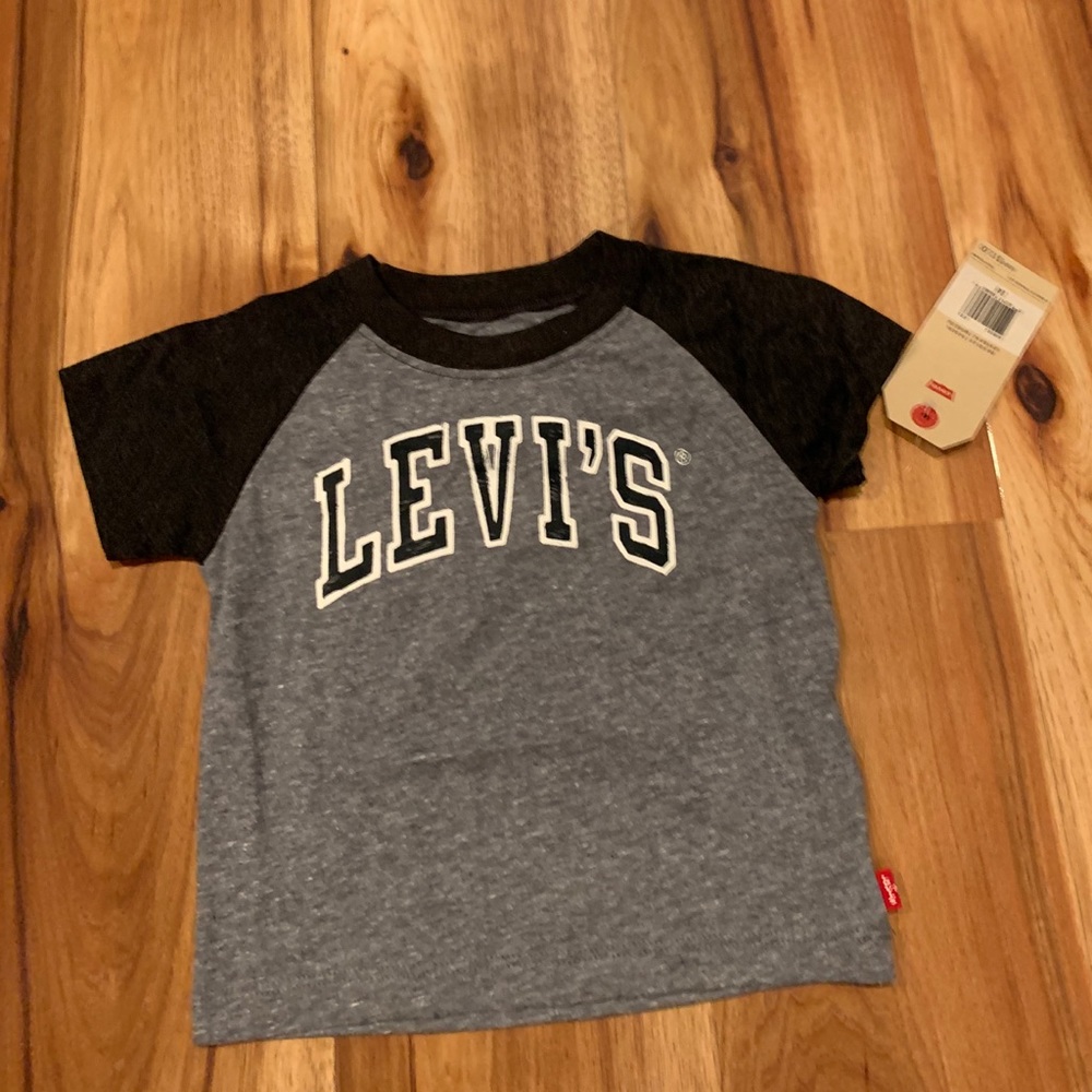 “ Levi’s” infant T-shirt size 24 months navy